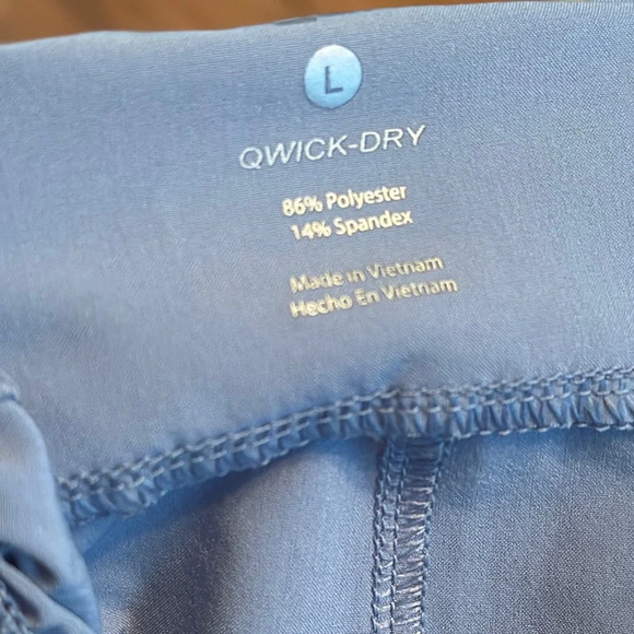 Gray Athletic Shorts with Elastic Waistband and Performance Fabric - Picture 10 of 13